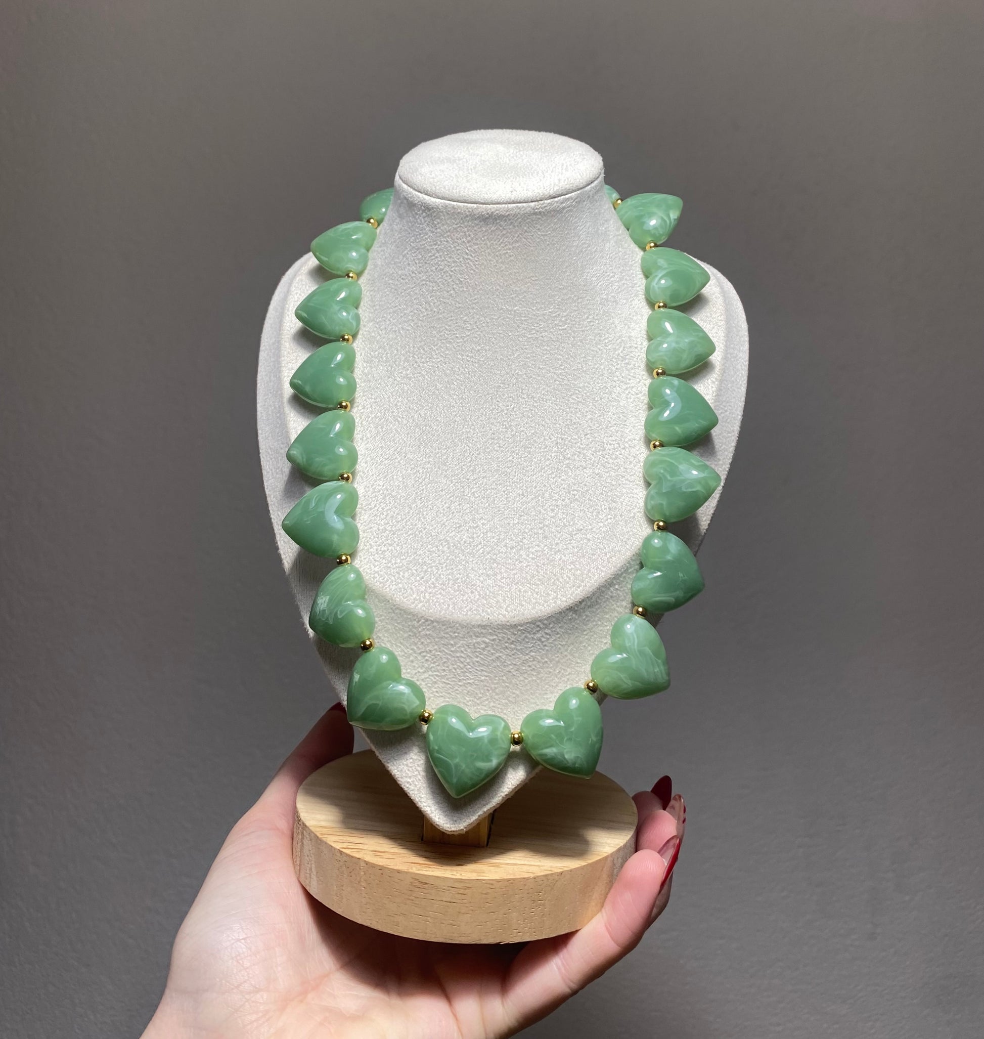 Collier cœurs vert