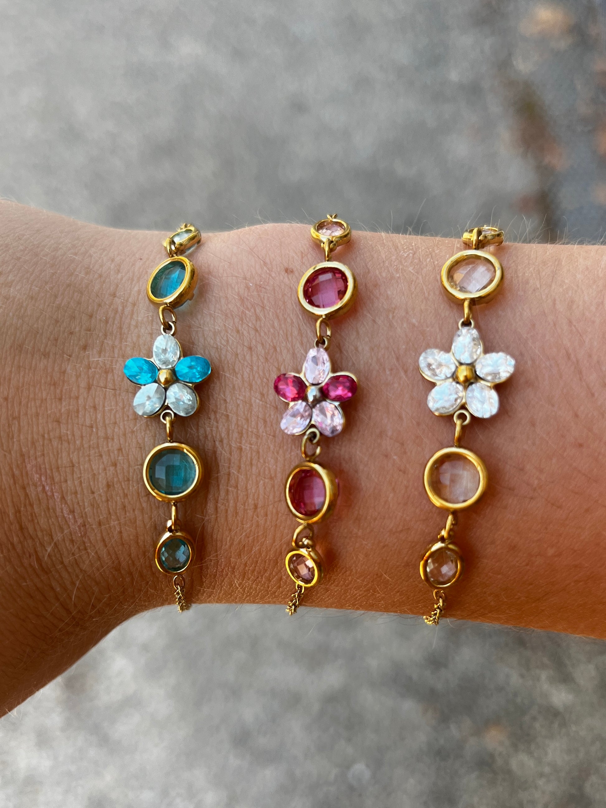 Bracelet fleurs et strass✨