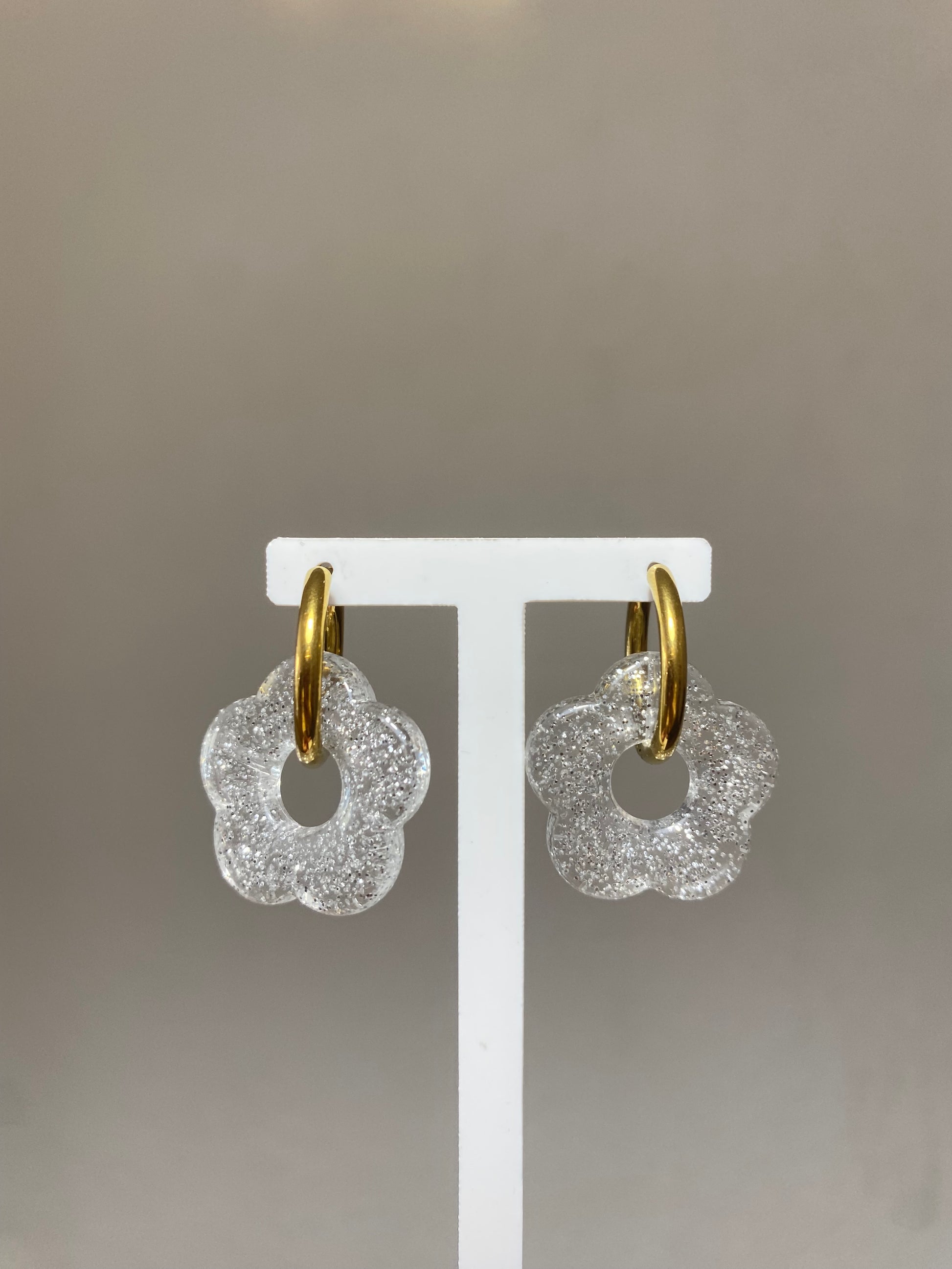 Boucles d’oreilles pampilles blanches paillettes