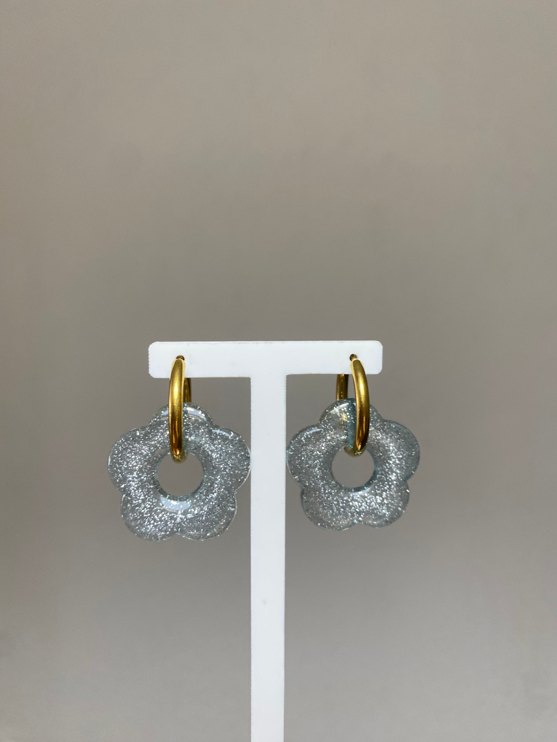 Boucles d’oreilles pampilles gris paillettes