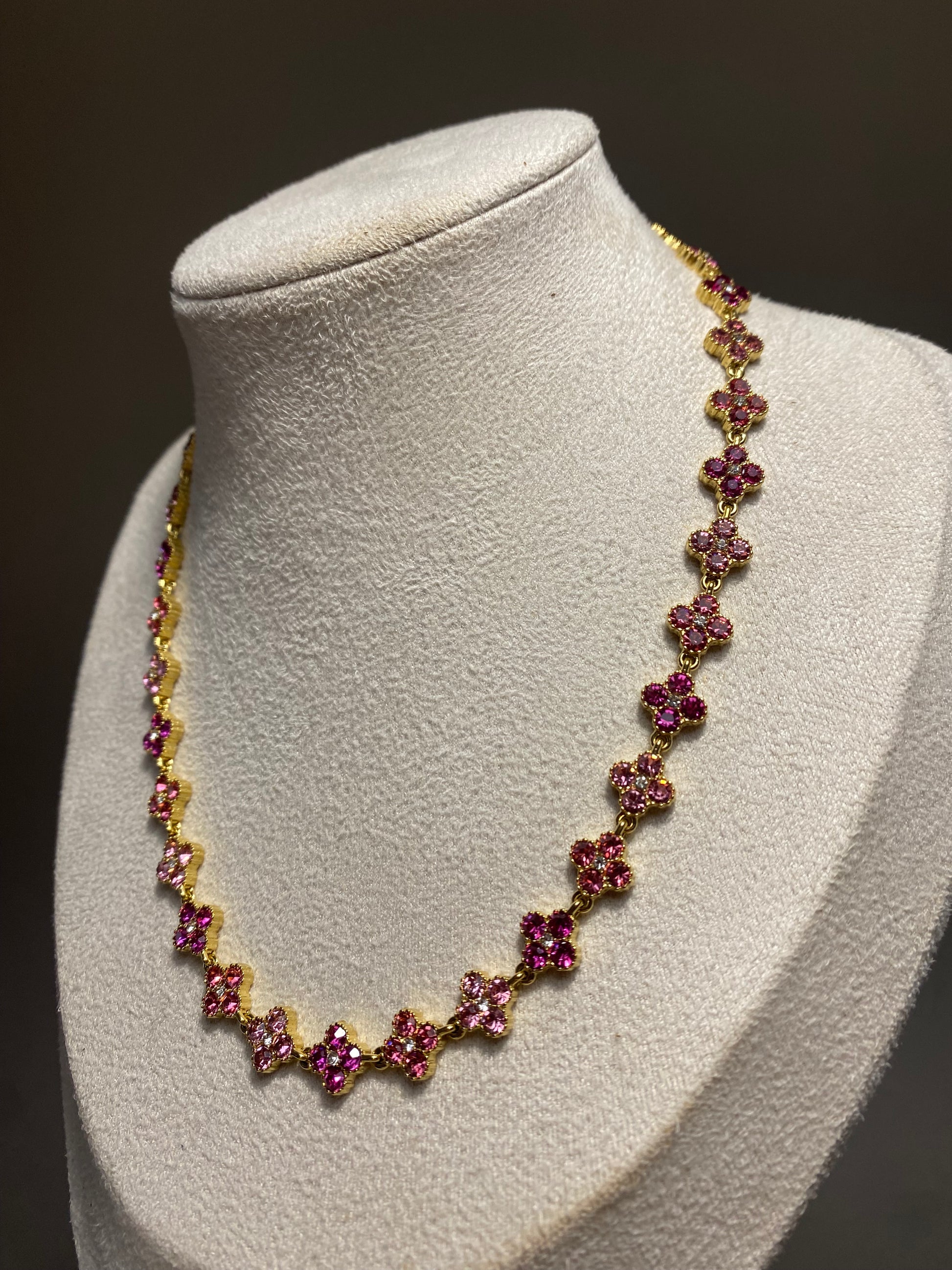 Collier trèfle rose