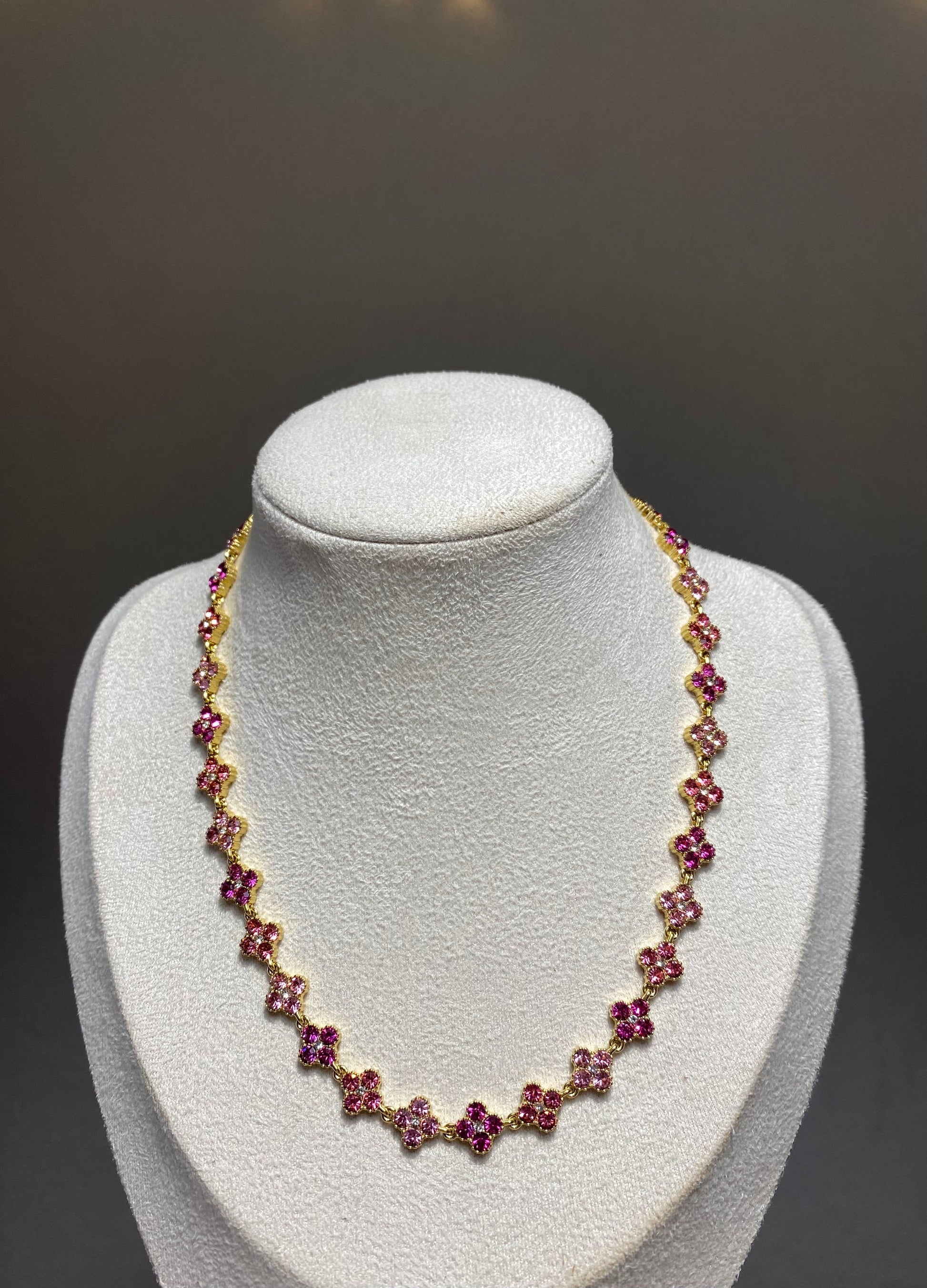 Collier trèfle rose