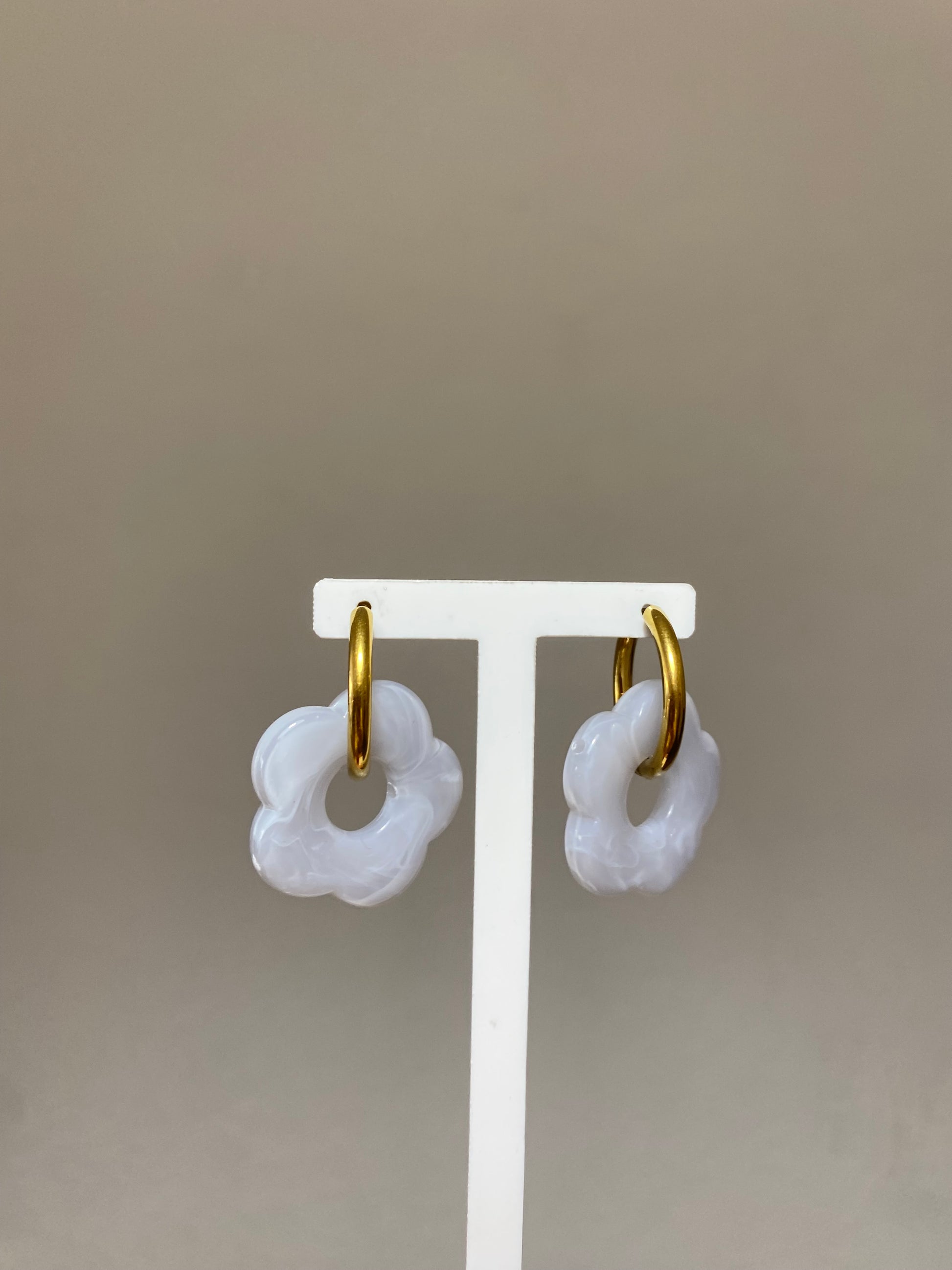 Boucles d’oreilles pampilles grise